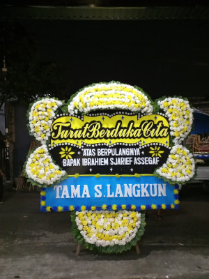 Papan Bunga Duka di Mujur